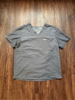FIGS Men’s Graphite Gray Chisec Scrub Top Hospital Nurse Healthcare - Size L